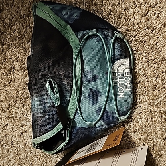 North Face fanny pack or crossbody bag‼️🩵 - Picture 2 of 3